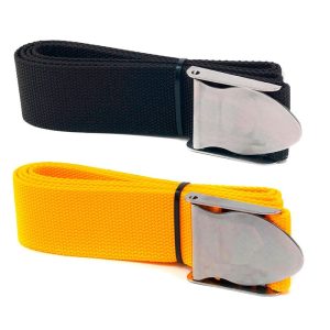 Cinturón de nylon con hebilla en inox y sistema de sujección por presión. Longitud total del cinturón 148 cm